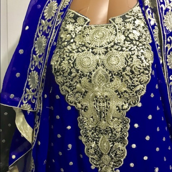Blue georgette with gold work - Picture 2 of 3